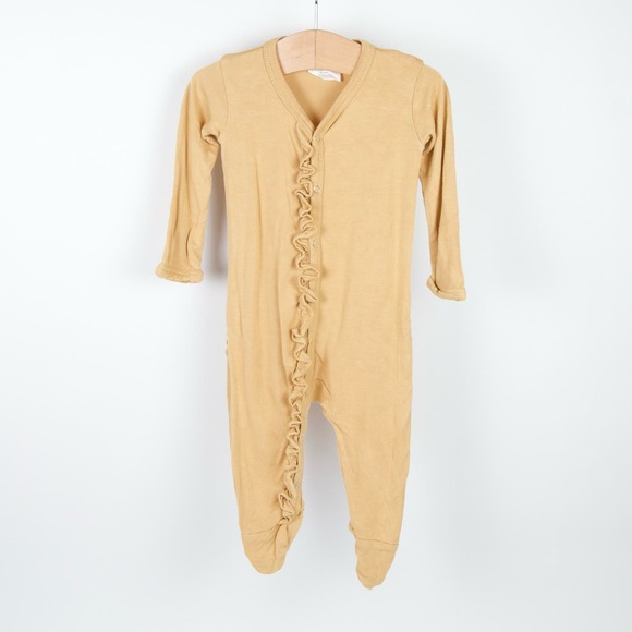 SpearmintLove Ruffle Snap Footed Bamboo Romper Mustard‎ Yellow Size 3-6 months - Picture 1 of 5